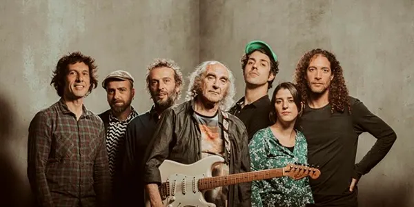 Divendres arriba la cloenda del cicle Re-Vers amb un concert de Pau Riba amb De Mortimers, que tindrà lloc al Centre Moral