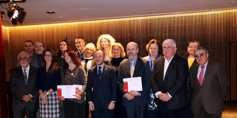 El folklorista Michael Mason, la traductora Annie Bats i el professor Ko Tazawa, premis Ramon Llull 2019