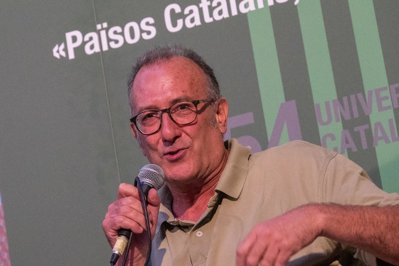 El president d'Òmnium, Xavier Antich, durant el seu discurs a la UCE.