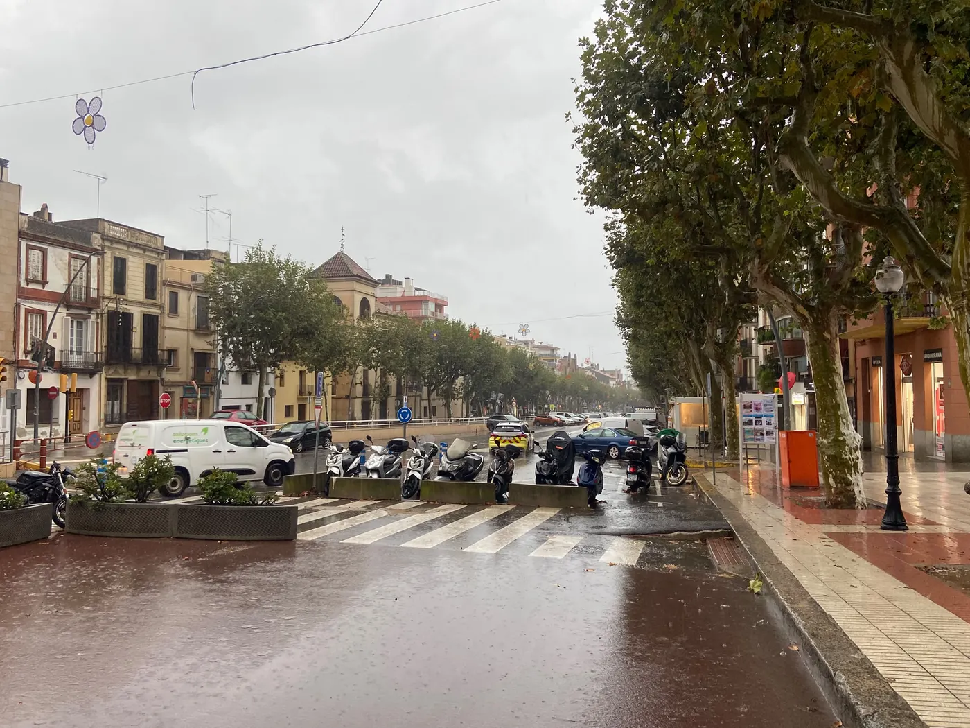 Es manté l’avís per tempestes al litoral català fins dimarts al matí