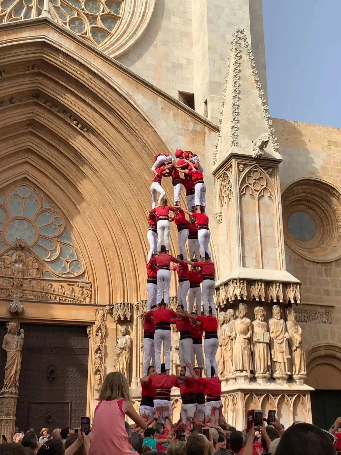 Els Castellers de Vilafranca es llueixen al Pla de la Seu i la Joves de Valls completa una bona actuació