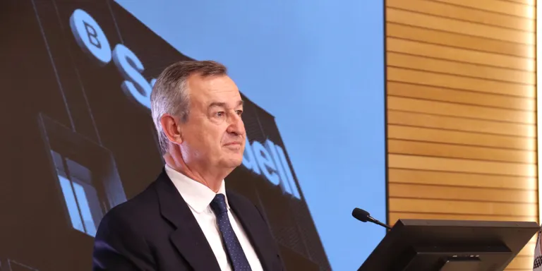 González-Bueno avisa d’una "revolució en contra de la fusió" amb el BBVA si l'opa prospera i veuria “sensat” un veto