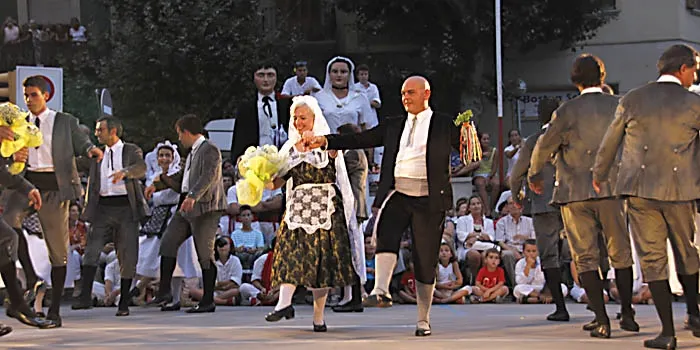 Avui comencen els assajos per aprendre a ballar la Dansa d’Arenys