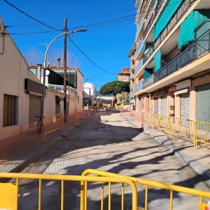 Recta final de l’obra de reurbanització de l’avinguda Montevideo, entre Jeroni Marsal i Marina