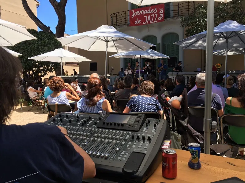 Les XVI Jornades de Jazz diuen adéu en uns jardins de l'Ateneu ple de públic