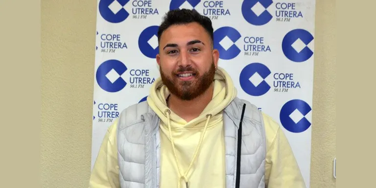 El utrerano David Rubia visita COPE Utrera en el inicio de su carrera artística