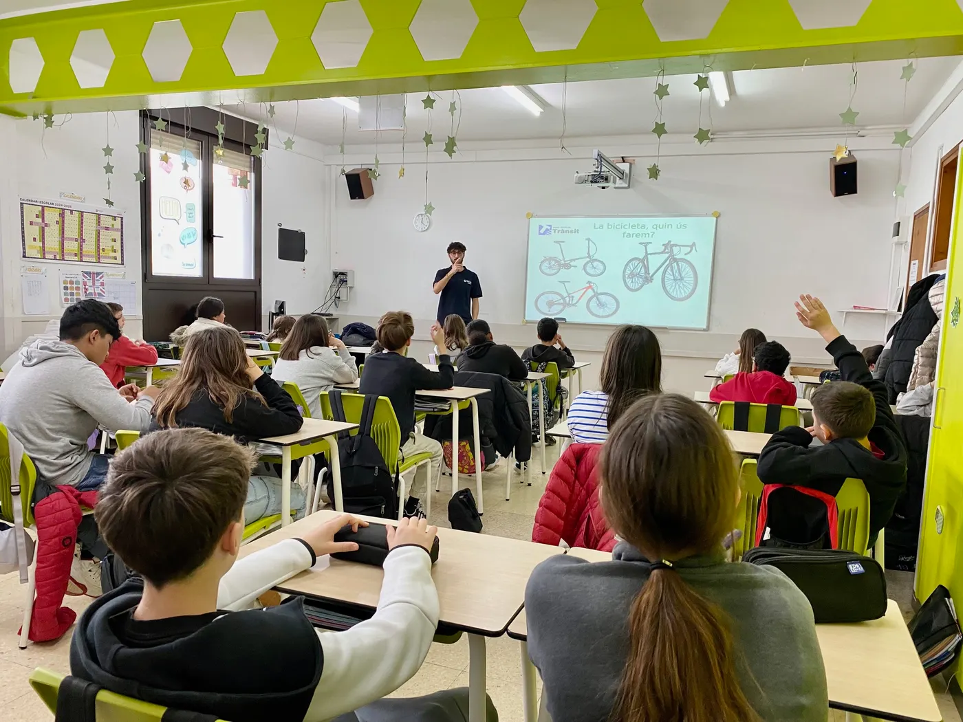 150 alumnes d'ESO de l'Escola Arrels participen a tallers de mobilitat segura