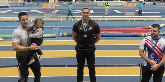 Aaron Sola, campió de Catalunya de llançament de disc indoor