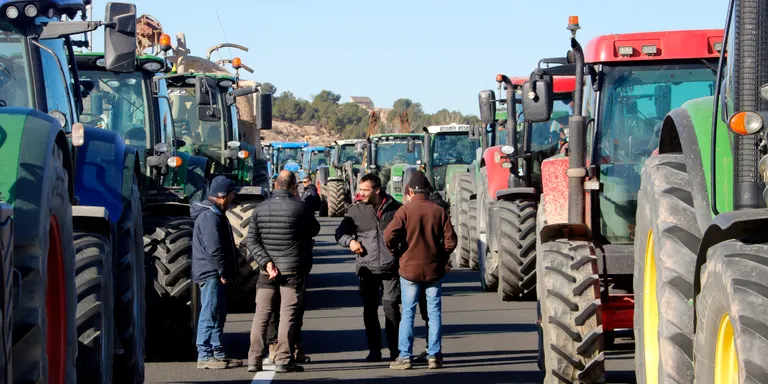 Revolta Pagesa manté les protestes mentre Acció Climàtica no respongui als punts plantejats a la reunió de dimarts