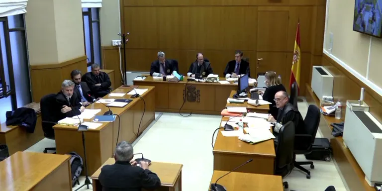 Vist per a sentència el judici: el cap de la policia local nega que s'amenacés l'hoteler que allotjava policies nacionals l'1-O