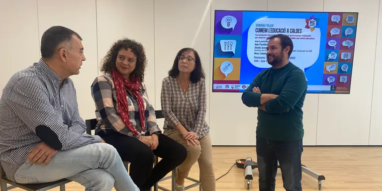 Unes 50 persones assisteixen a l’acte de represa del Projecte Educatiu de Caldes després de la pandèmia