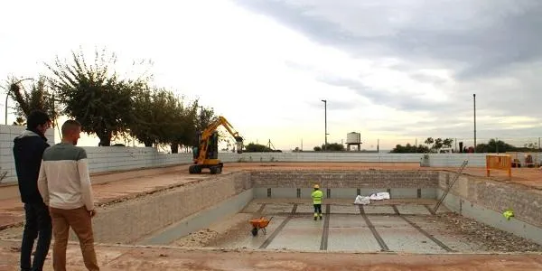 Comença el compte enrere per tenir la piscina municipal d'Altafulla en condicions per l'estiu
