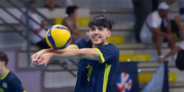 L’altafullenc Roger Monzó disputarà el Mundial Sub17 de voleibol a Doha amb la Selecció Espanyola