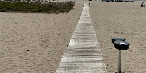 Torredembarra amplia el servei de socorrisme a les platges i en millora l’accessibilitat i seguretat