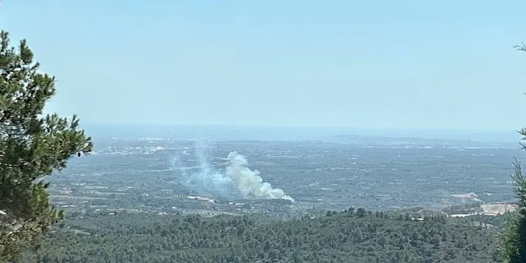 Bombers treballa amb un incendi a Picamoixons