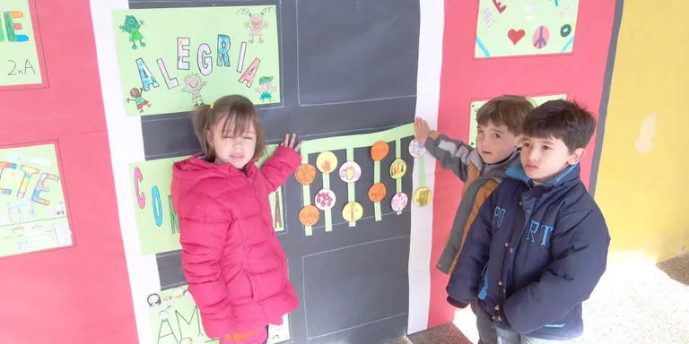 L'Escola Albert Vives se suma al Dia Mundial de la No-violència
