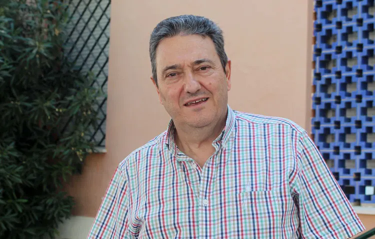 El conocido enfermero Manolo Laínez anima en COPE Utrera a participar en la campaña especial de vacunación infantil y juvenil