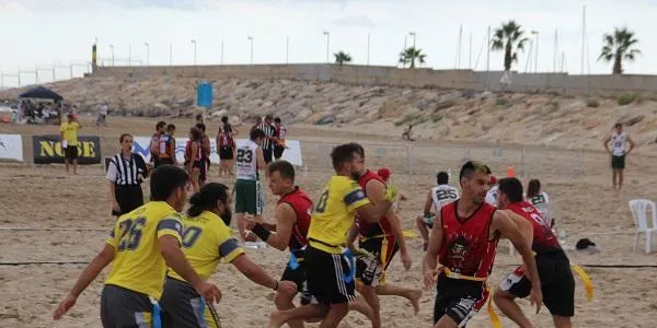 La platja de la Paella acull aquest cap de setmana el 8è Beach Flag Torredembarra