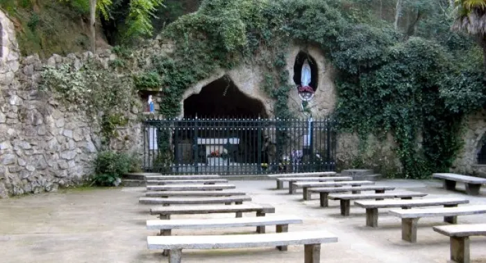 Veïns d'Arenys de Munt recullen diners per condicionar el Santuari de Lourdes