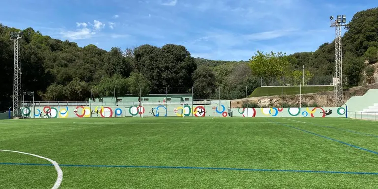 Canvi d'imatge al Camp de Futbol