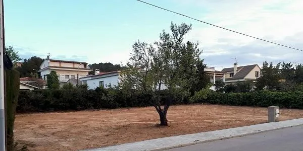 Més de 300 propietaris de Roda de Berà hauran de netejar els seus solars abans de l’1 de maig
