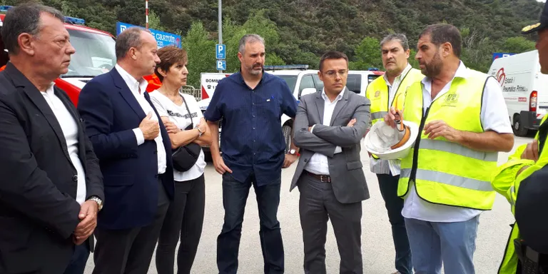 L'alcalde de la Seu, Jordi Fàbrega, visita a Andorra la zona de l’esllavissada