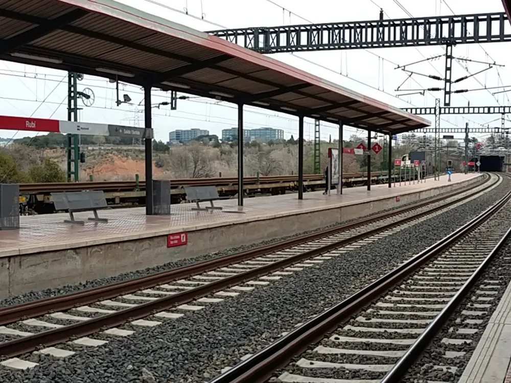 L'estació de Renfe de Rubí es troba al barri de Can Vallhonrat. Foto: Renfe