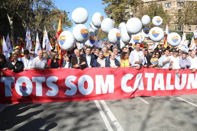 Centenars de milers de persones es manifesten a favor de la unitat d'Espanya a Barcelona