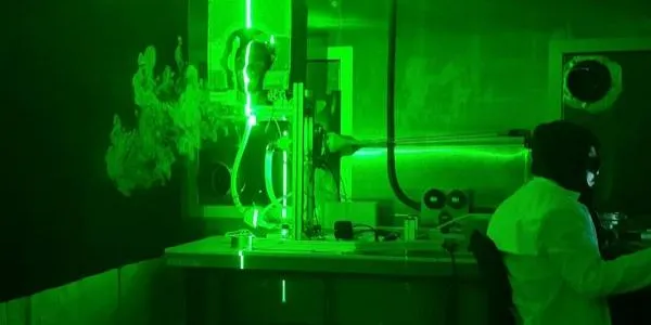 Un simulador d’esternuts revela el paper de la cavitat nasal en la dispersió d’aerosols respiratoris