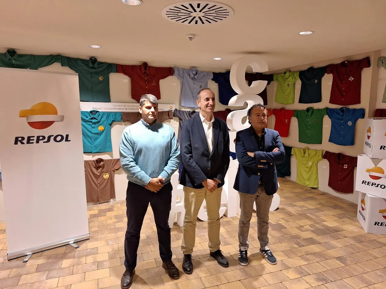 Acord entre Repsol i la Coordinadora de Colles Castelleres de Catalunya per digitalitzar l’Enciclopèdia Castellera