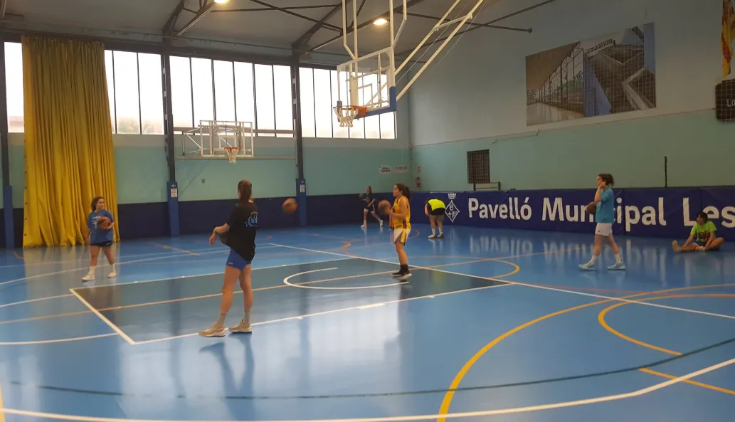 El femení de bàsquet també torna a l'activitat per preparar el debut a Primera Catalana