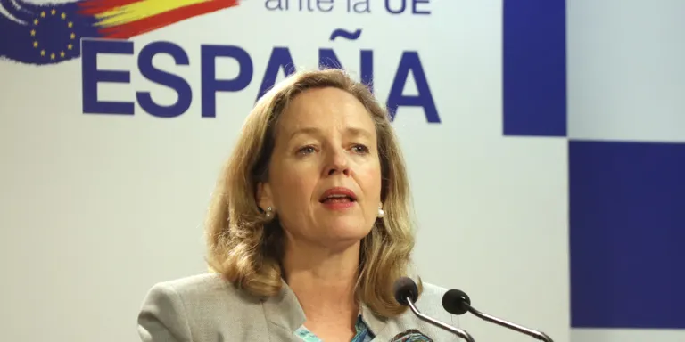 Calviño, sobre el dictamen de l'ONU: "El que ha de fer Puigdemont és venir a Espanya per ser jutjat"
