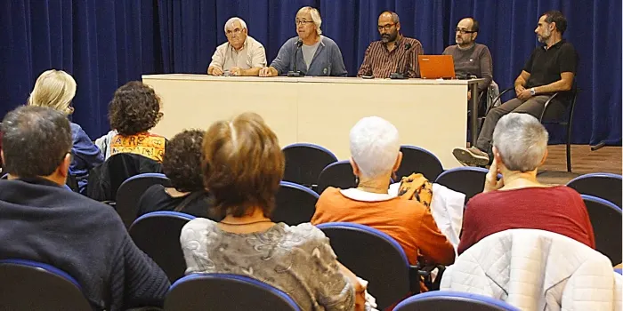 Una cinquantena de persones assisteixen a l’acte convocat pel col•lectiu ‘Esquerres per la Independència’