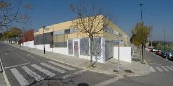 Les ganes de tornar a les aules poden amb el fred que hi fa després de les vacances