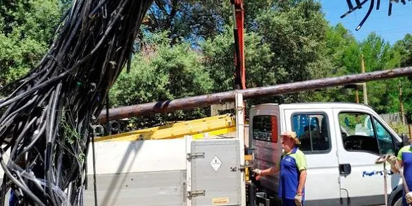 Els Mossos detenen un veí del Catllar per quinze robatoris amb força de cable telefònic en diferents punts de la demarcació