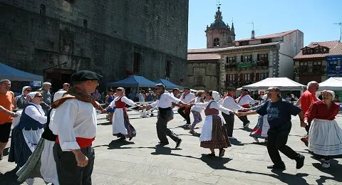 ARTESANÍA, ALIMENTACIÓN, GIGANTES Y DEPORTE RURAL EL DOMINGO EN EL CASCO HISTÓRICO