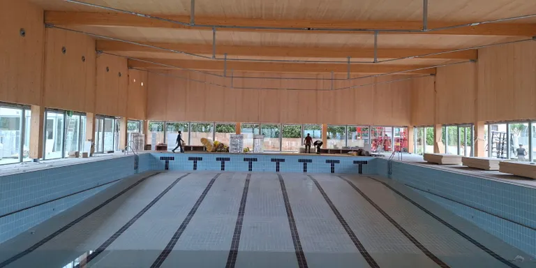 Les obres de la piscina entren a la recta final