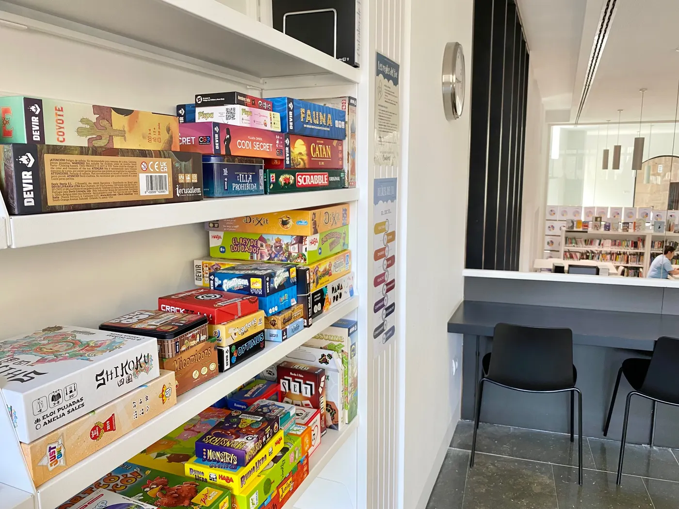 <strong>La Biblioteca Carles Morató incorpora una quarantena de jocs de taula a la seva col·lecció</strong>