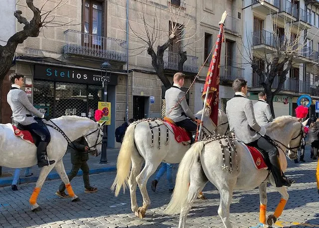La festa de Sant Antoni torna a lluïr a Caldes, tot i les restriccions sanitàries