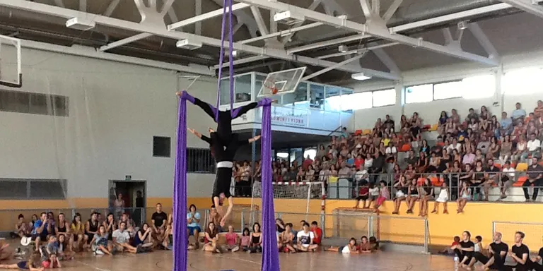 Jornada de portes obertes de l'Escola Municipal de Teles Acrobàtiques