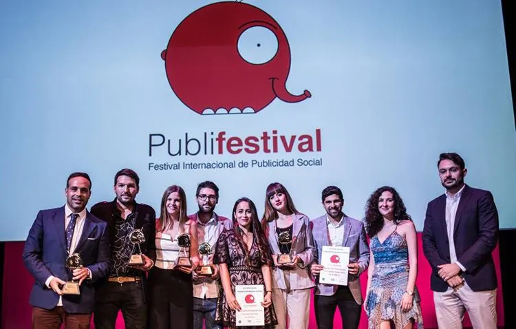 La agencia de publicidad Maruja Limón presenta en COPE Utrera (98.1 FM) los cinco premios obtenido en el «Publifestival»