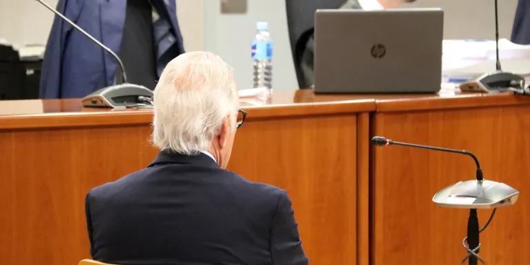 El psiquiatre acusat d'estafar un pacient a Lleida torna a negar-ho a la repetició del judici
