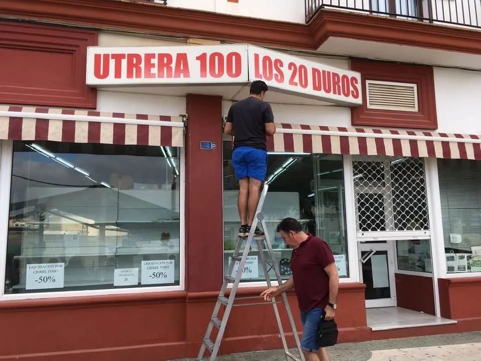 La historia de la emblemática tienda 'Los 20 duros', contada en COPE Utrera por su protagonista