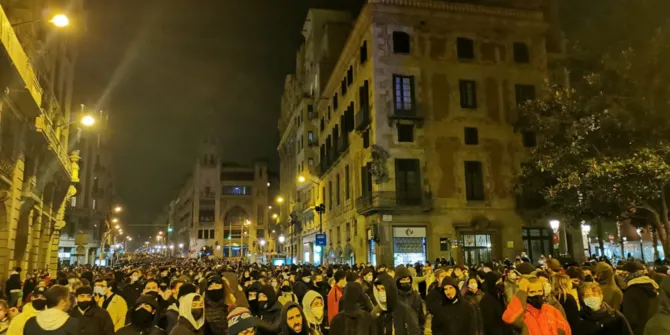 El Ple aprova la moció de la CUP en favor dels independentsites persesguits i deixa sol el PSC en la seva moció contra els aldarulls per Hasél