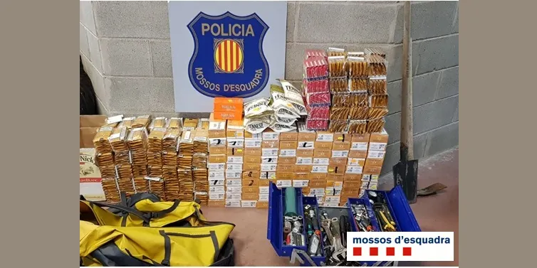 Decomís de més de 2.000 paquets de tabac en un control a Sort