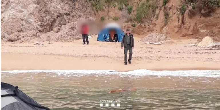Denunciades dues persones per acampar sense permís en una cala protegida de Tossa de Mar