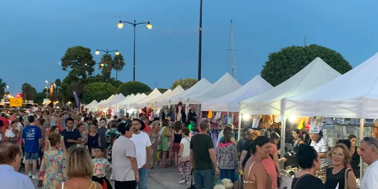 Clou amb èxit una nova edició de la Fira Rebaixes de Cambrils