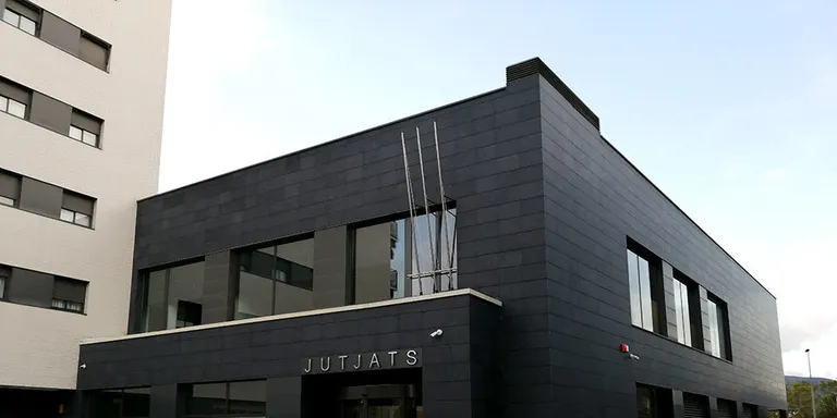 Les alcaldesses de Mollet i Granollers s’oposen a la centralització dels Jutjats de Violència contra la Dona