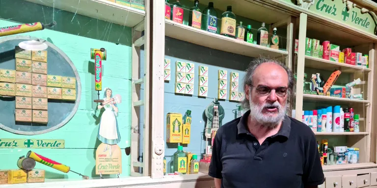 Les Botigues Museu de Salàs repassen la trajectòria de la marca Cruz Verde