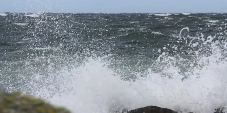 Protecció Civil manté l’alerta de fort onatge a tot el litoral català